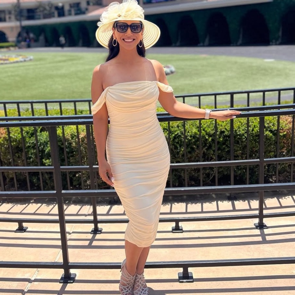 Chic Yellow Ruched Midi Dress